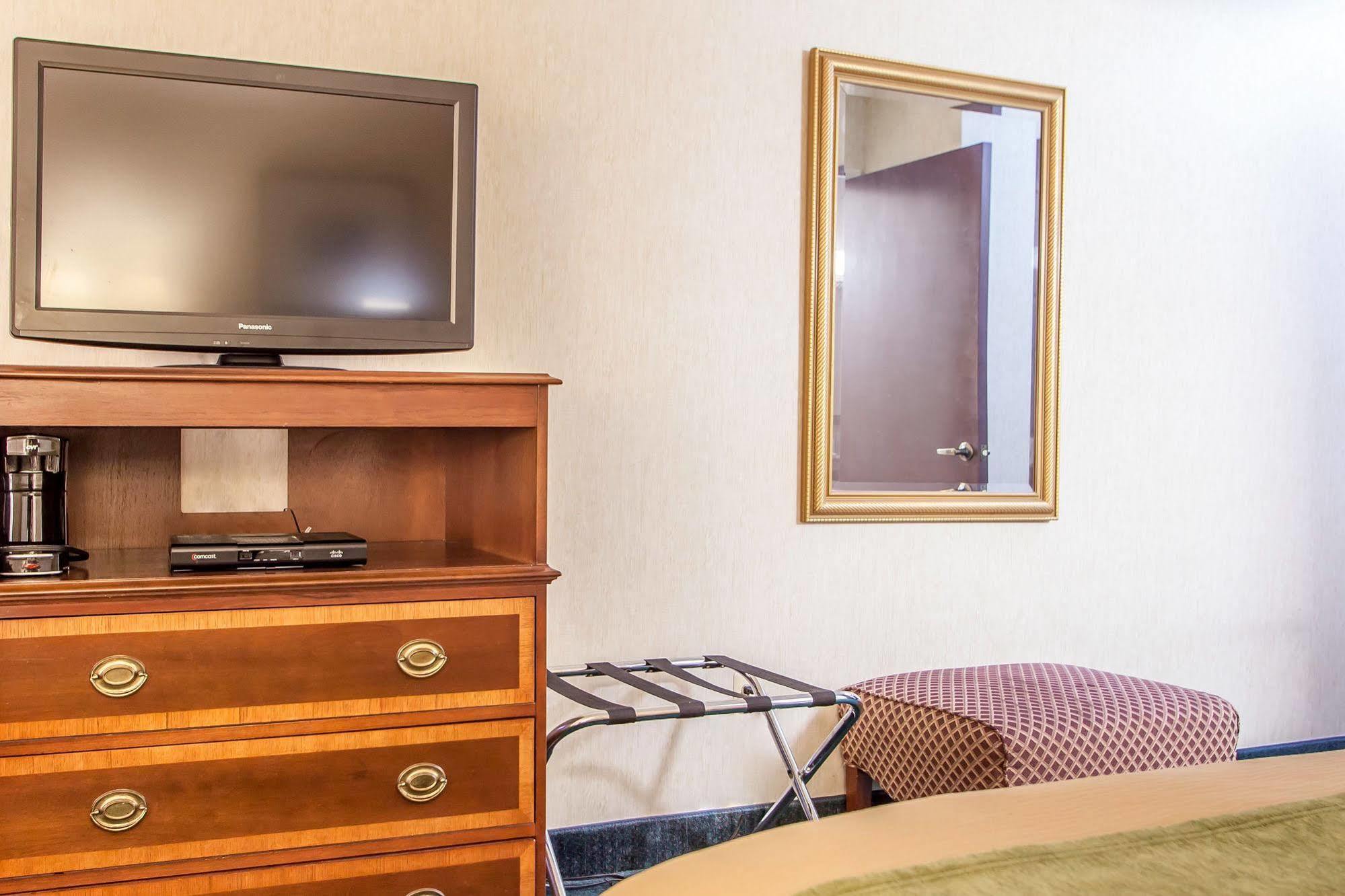 Quality Inn Near Toms River Corporate Park Manchester Township Exterior photo